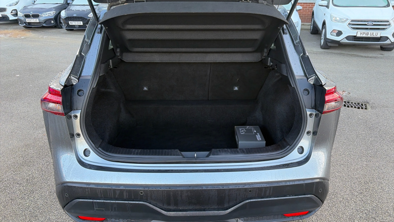 Nissan Qashqai 1.3 DiG-T MH Acenta Premium 5dr Petrol Hatchback